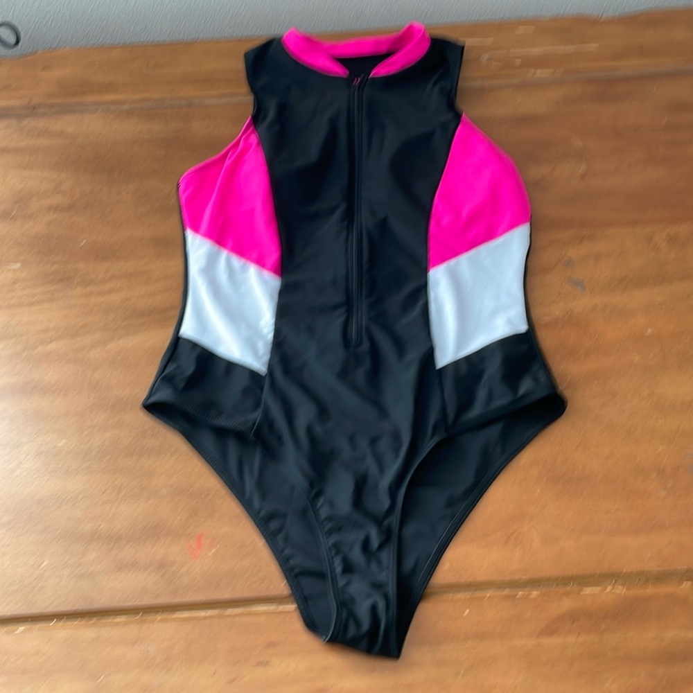 Women’s One Piece Swim Suit Size Large